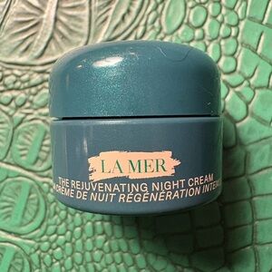 La Mer Rejuvenating Night Cream